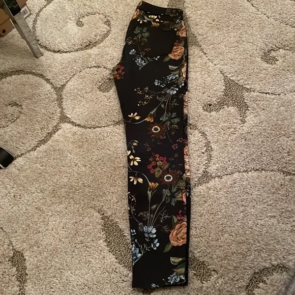 7 For All Mankind Floral Skin Jean (Mid-Waist) - Picture 6 of 11